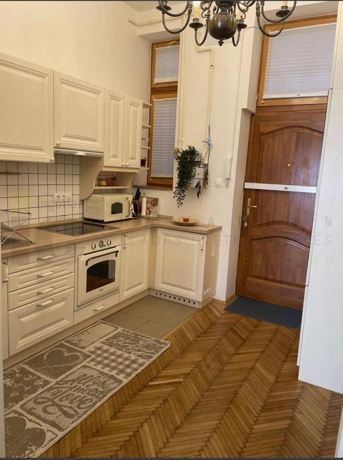 Sun City Apartamento Szeged Exterior foto