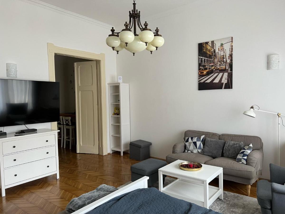 Sun City Apartamento Szeged Exterior foto